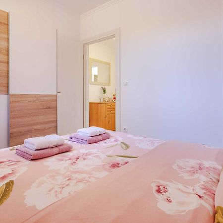 Apartments Rose Čižići Esterno foto