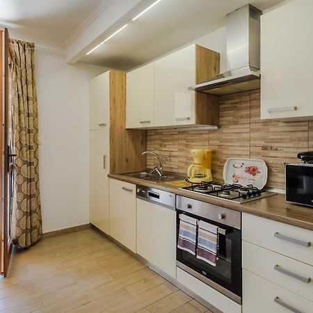 Apartments Rose Čižići Esterno foto