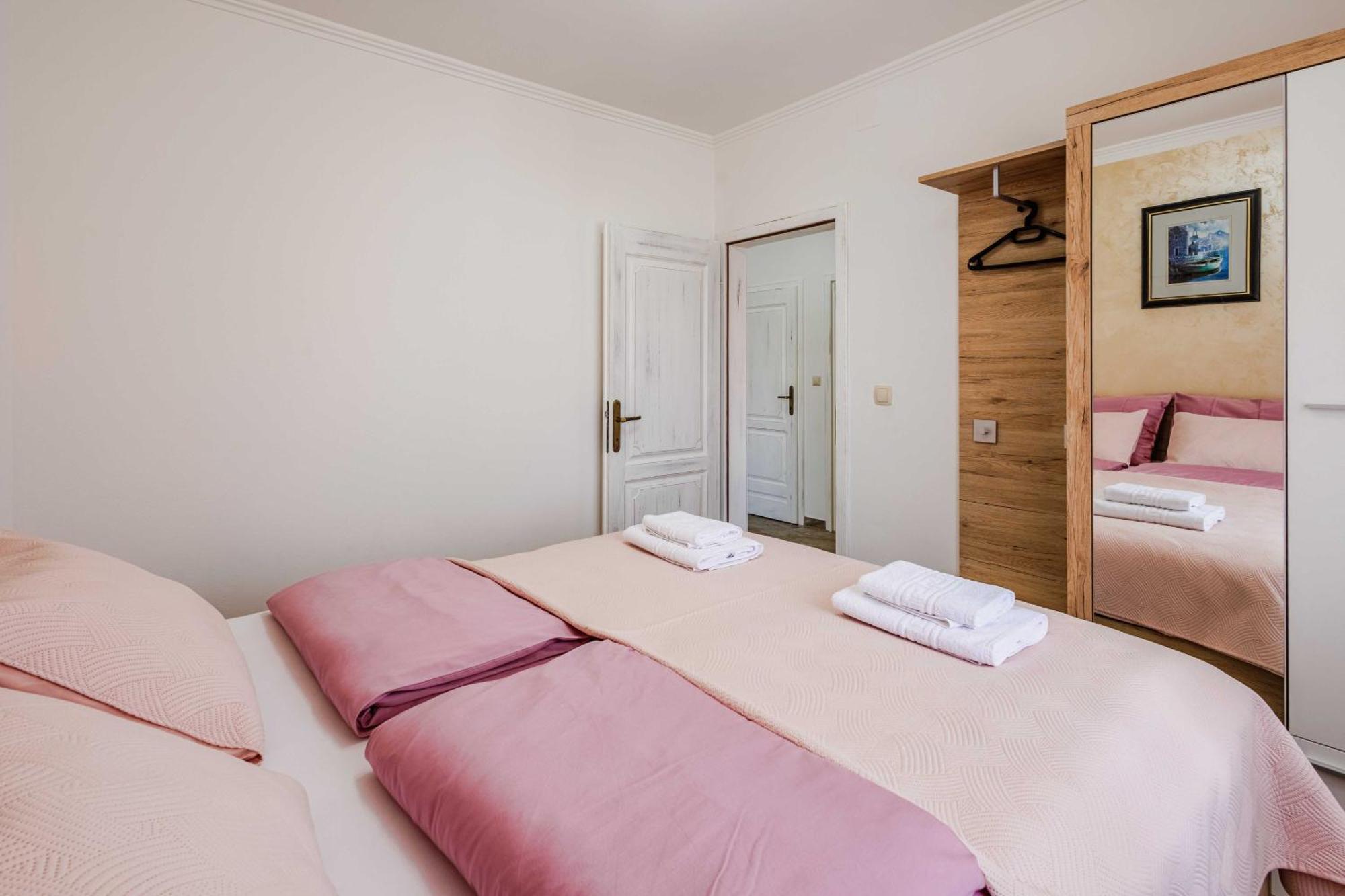 Apartments Rose Čižići Esterno foto
